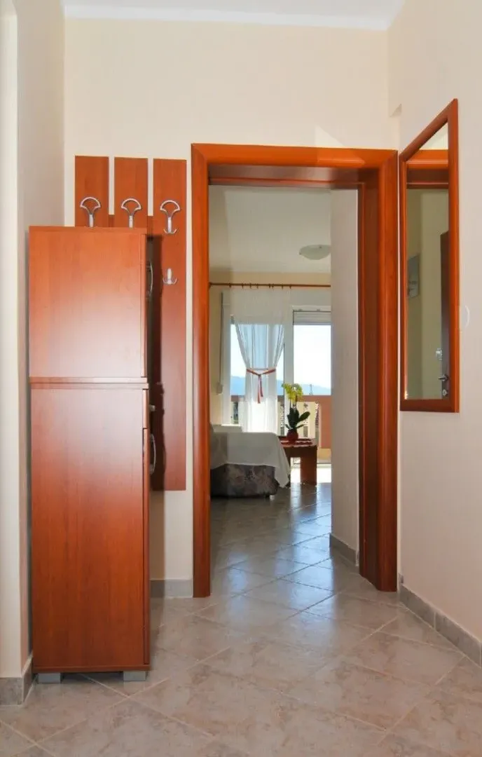 Izdavanje, jednosoban stan, 48m², Seljanovo, Tivat