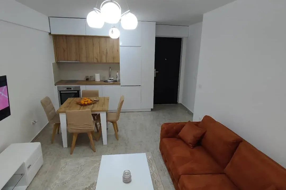 Izdavanje, jednosoban stan, 41m², Centar, Bar
