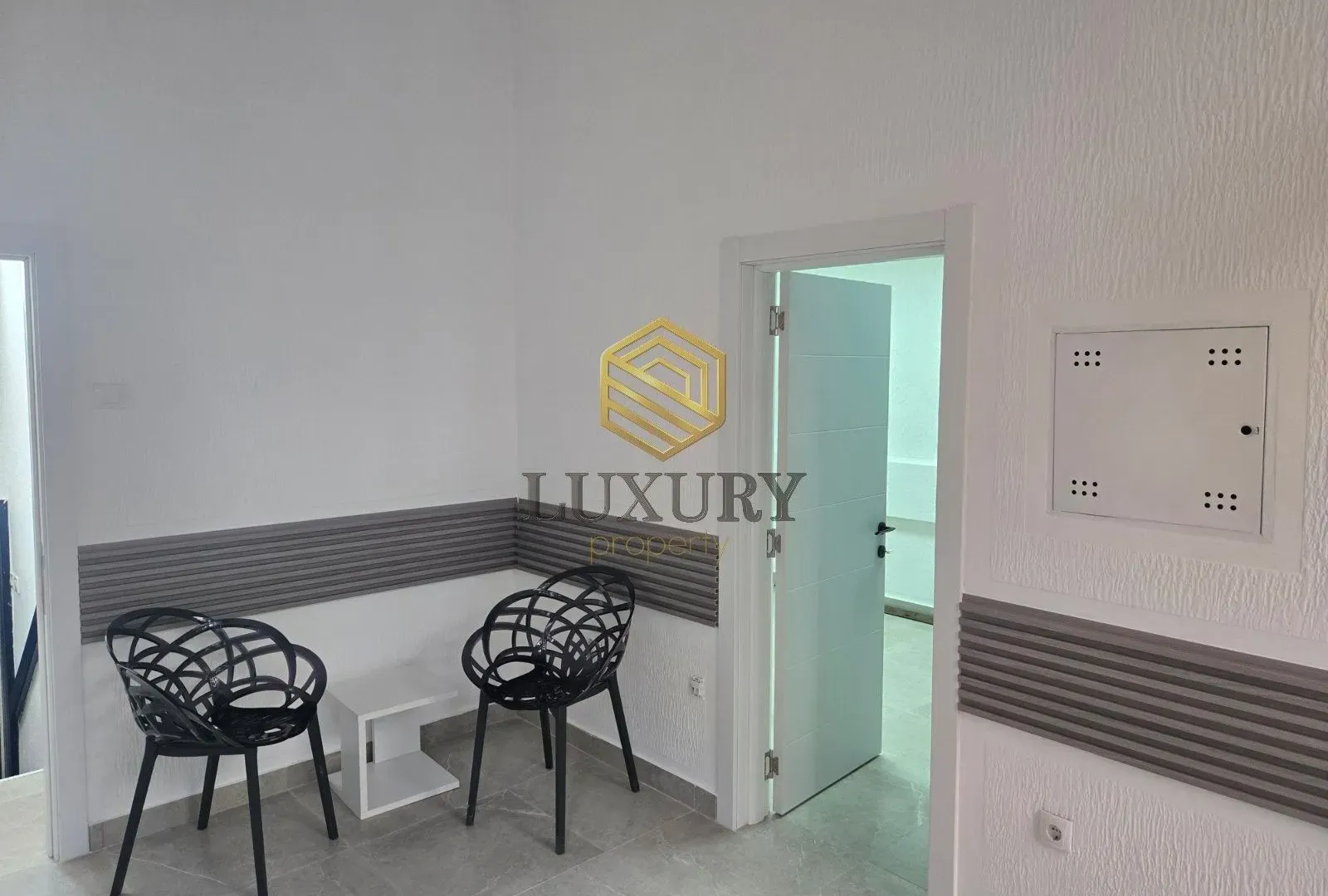 Izdavanje, poslovni prostor, 50m², Baston, Podgorica
