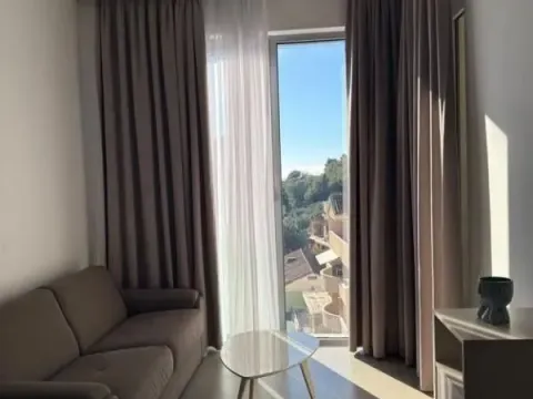 Rent, two bedroom apartment, 55m², Bečići, Budva - image 2