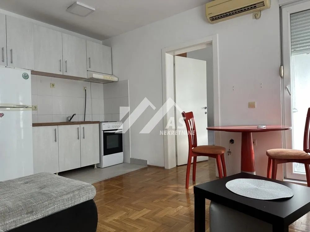 Rent, one bedroom apartment, 34m², Grbavica, Novi Sad Sve Podlokacije