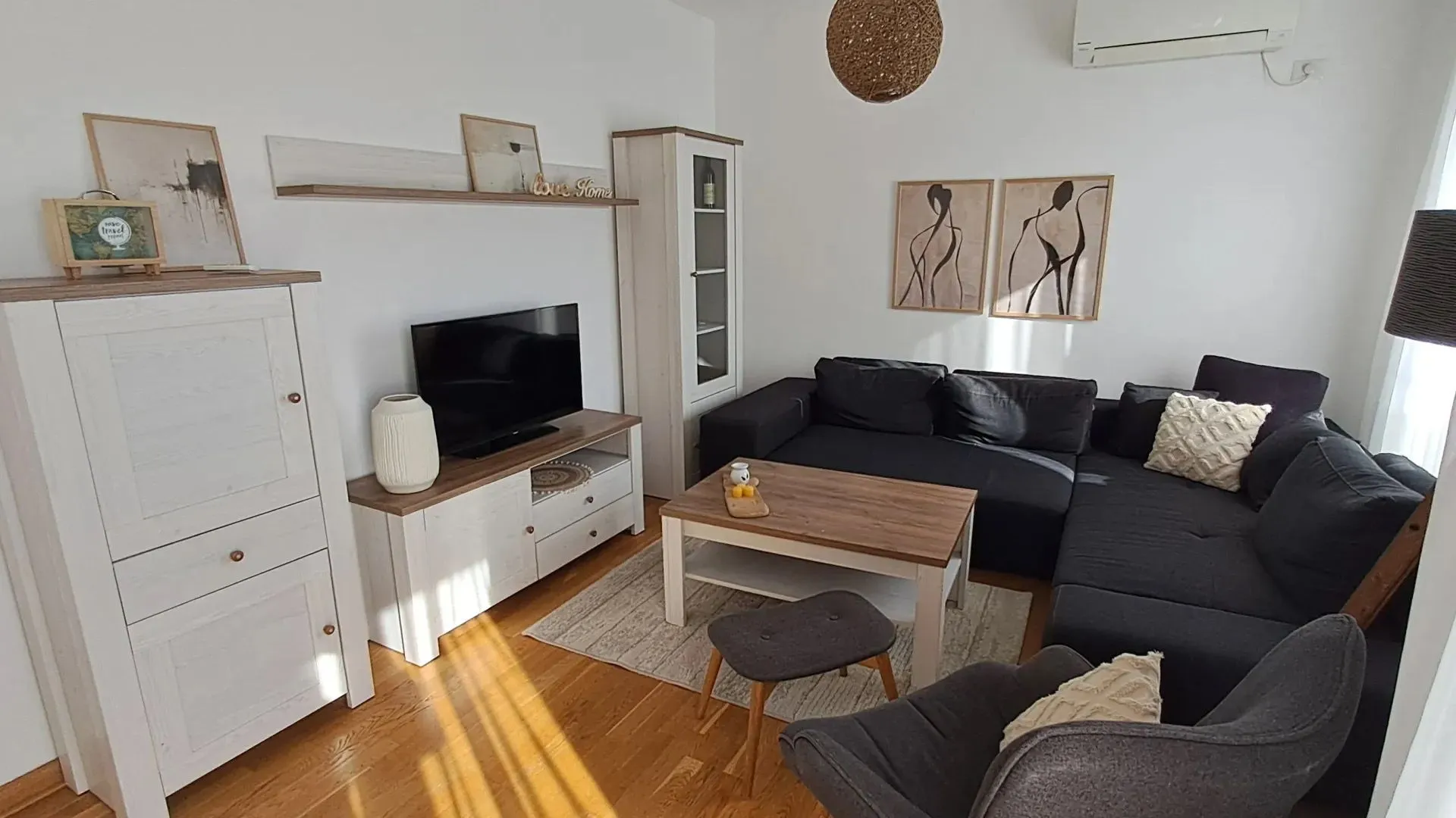Izdavanje, jednosoban stan, 51m², City Kvart, Podgorica