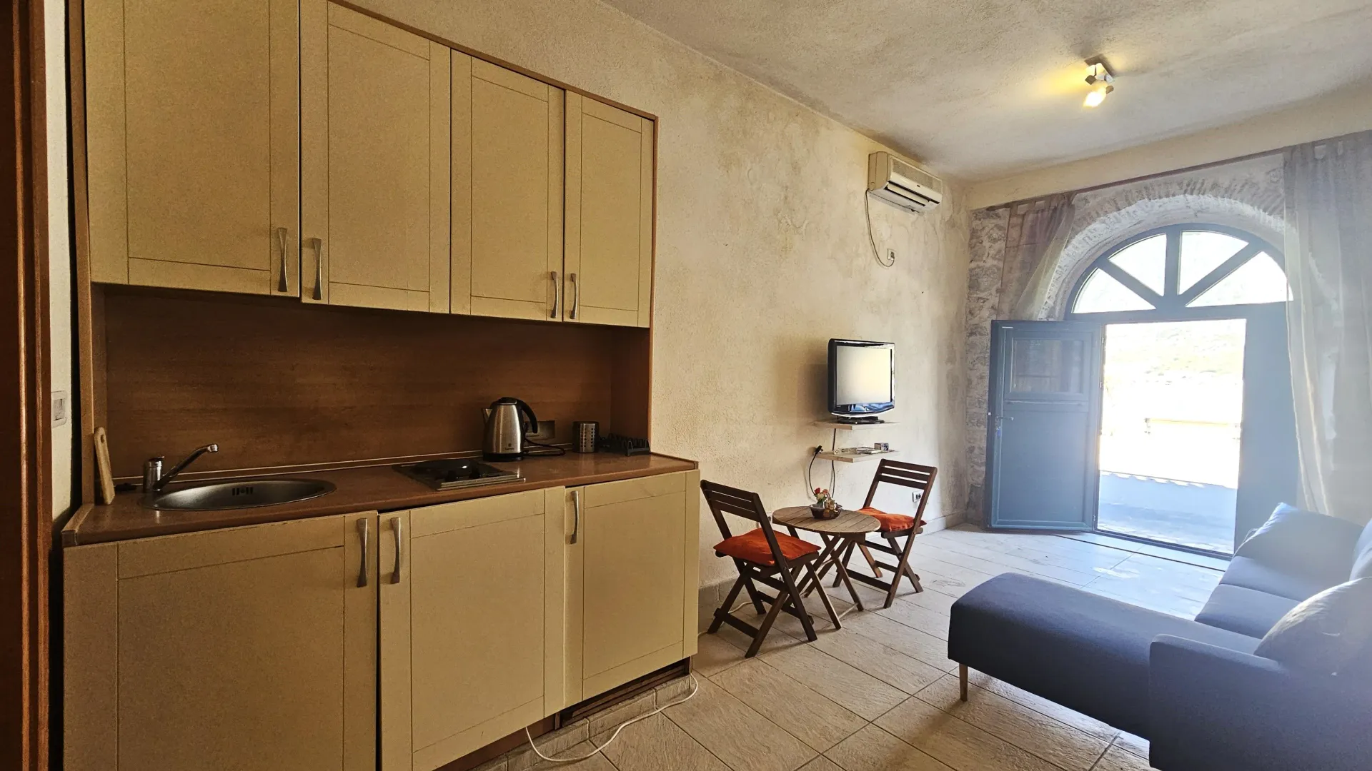 Prodaja, garsonjera, 21m², Prčanj, Kotor