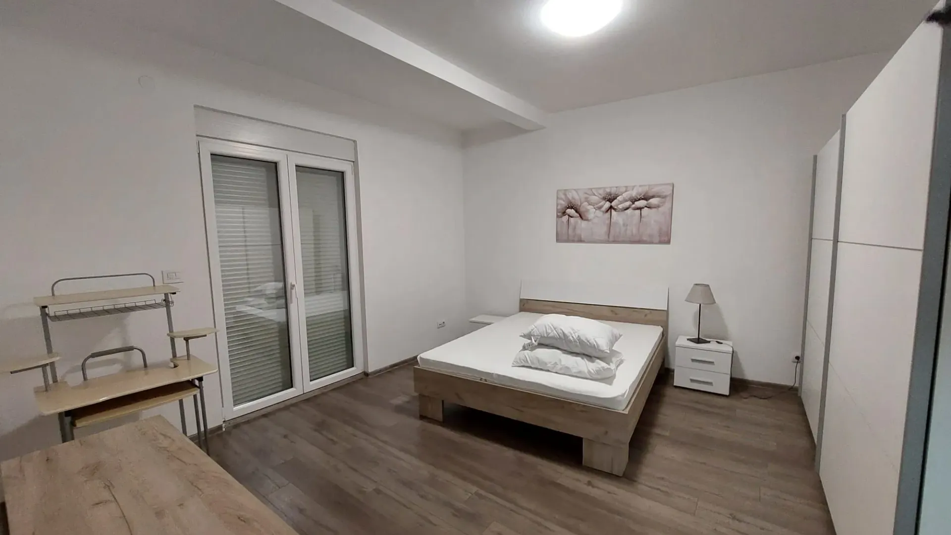 Izdavanje, trosoban stan, 80m², Centar, Loznica