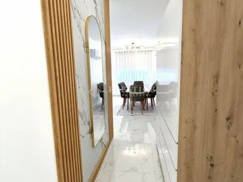 Izdavanje, dvosoban stan, 76m², Krivi Most, Podgorica - image 6