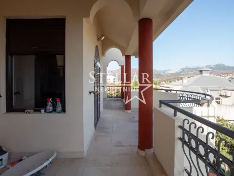 Izdavanje, kuća, 320m², Gorica C, Podgorica - image 11