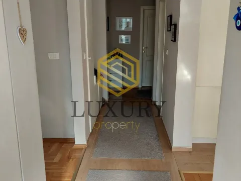 Izdavanje, kuća, 120m², Tološi, Podgorica - image 9