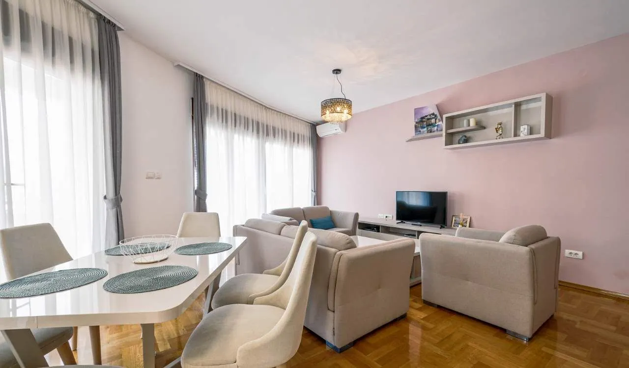 Prodaja, dvosoban stan, 88m², Bečići, Budva