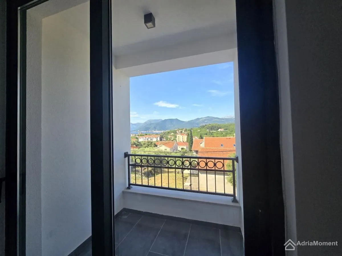 Prodaja, dvosoban stan, 54m², Radovići, Tivat