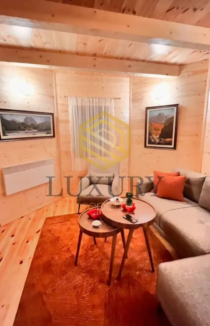 Izdavanje, kuća, 63m², Centar, Kolašin