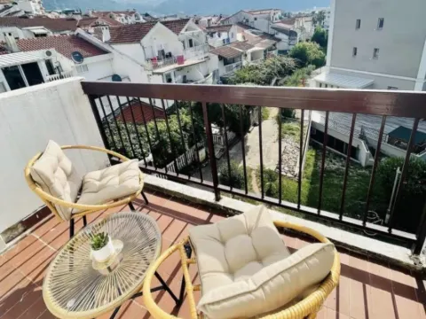 Izdavanje, dvosoban stan, 55m², Budva, Crna Gora - image 2