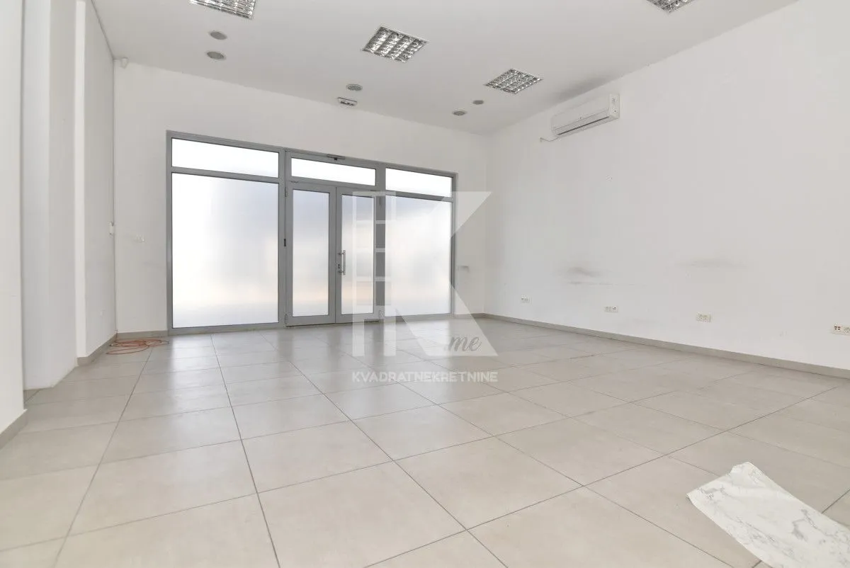 Rent, office space, 180m², Tološka šuma, Podgorica