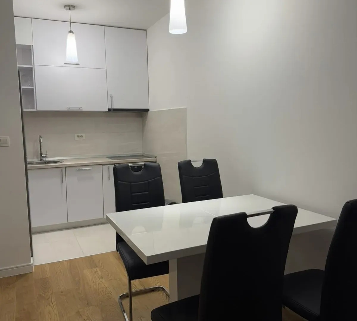 Izdavanje, jednosoban stan, 50m², Central Point, Podgorica