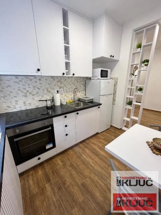 Izdavanje, dvosoban stan, 56m², Grbavica, Novi Sad Sve Podlokacije