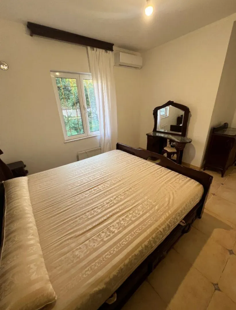 Rent, two bedroom apartment, 110m², Sutomore, Bar