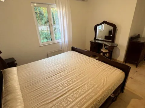 Izdavanje, dvosoban stan, 110m², Sutomore, Bar - image 10