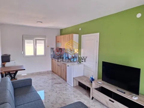 Izdavanje, kuća, 110m², Cijevna, Podgorica - image 10