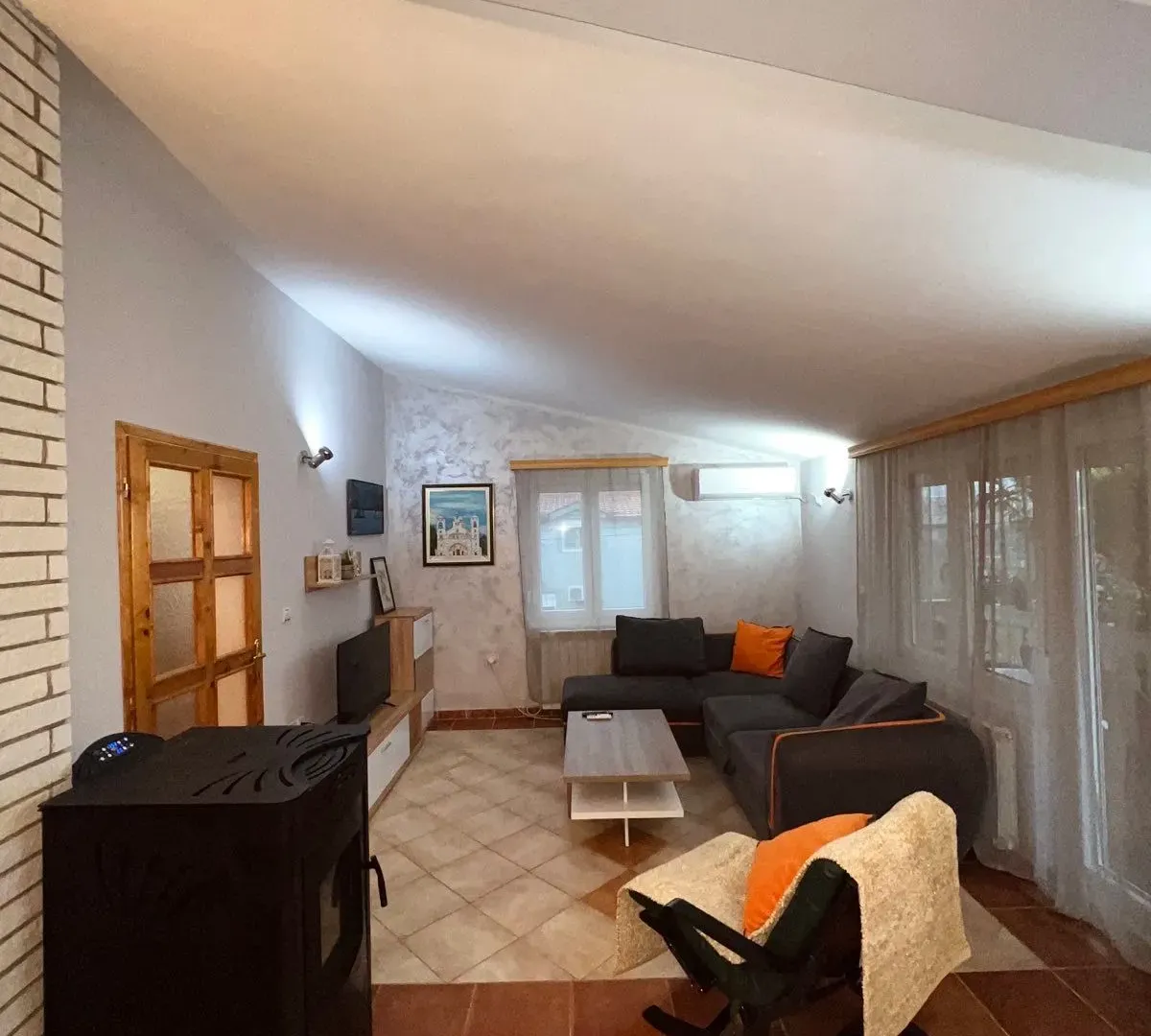 Rent, three bedroom apartment, 130m², Zabjelo, Podgorica