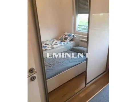 Izdavanje, trosoban stan, 80m², Stari Merkator, Novi Beograd Sve Podlokacije - image 9