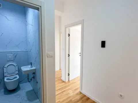 Izdavanje, dvosoban stan, 64m², Stari Aerodrom, Podgorica - image 12