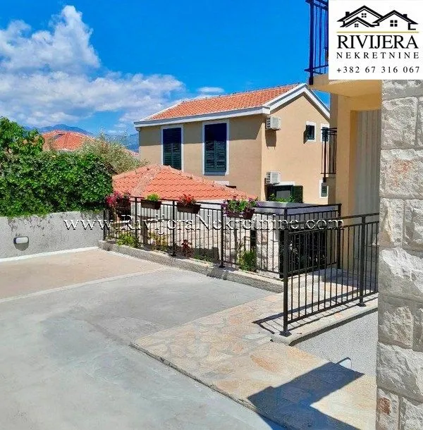 Prodaja, trosoban stan, 104m², Obala Đuraševića, Tivat