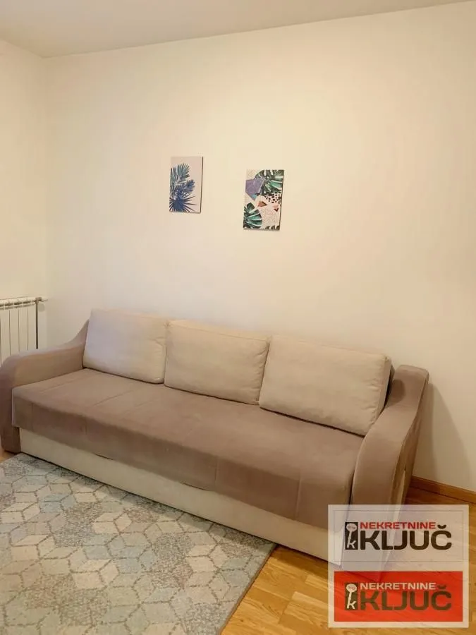 Izdavanje, jednosoban stan, 40m², Adamovićevo Naselje, Novi Sad Sve Podlokacije