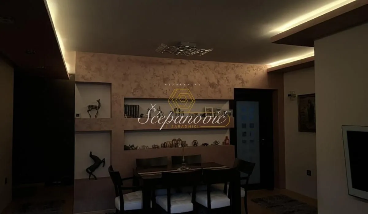 Prodaja, trosoban stan, 67m², Centar, Novi Sad