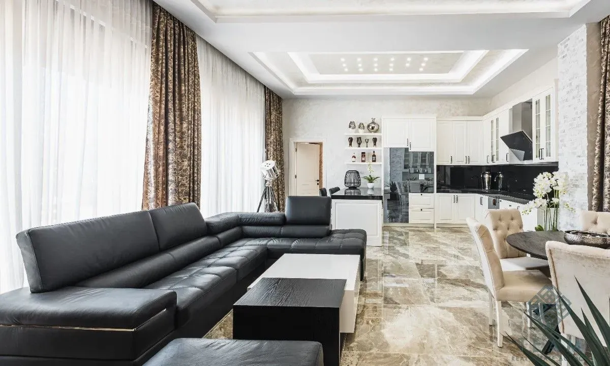 Sale, three bedroom apartment, 476m², Pinješ, Ulcinj