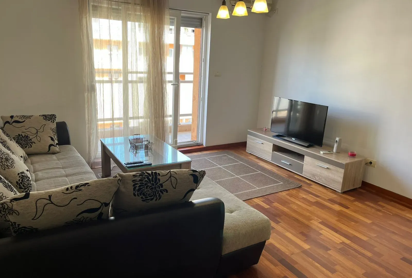 Izdavanje, jednosoban stan, 55m², City Kvart, Podgorica