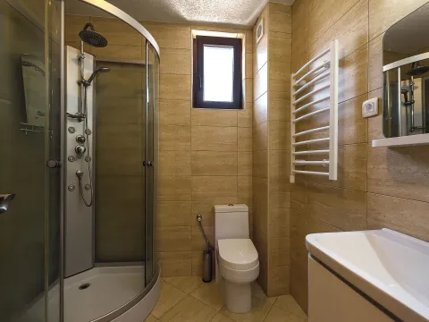 Rent, three bedroom apartment, 60m², Budva, Crna Gora - image 18