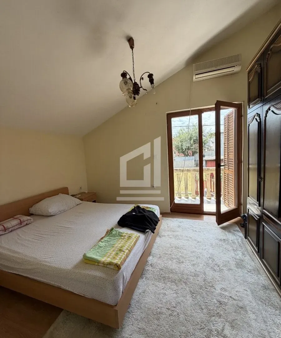 Prodaja, kuća, 187m², Zlatica, Podgorica