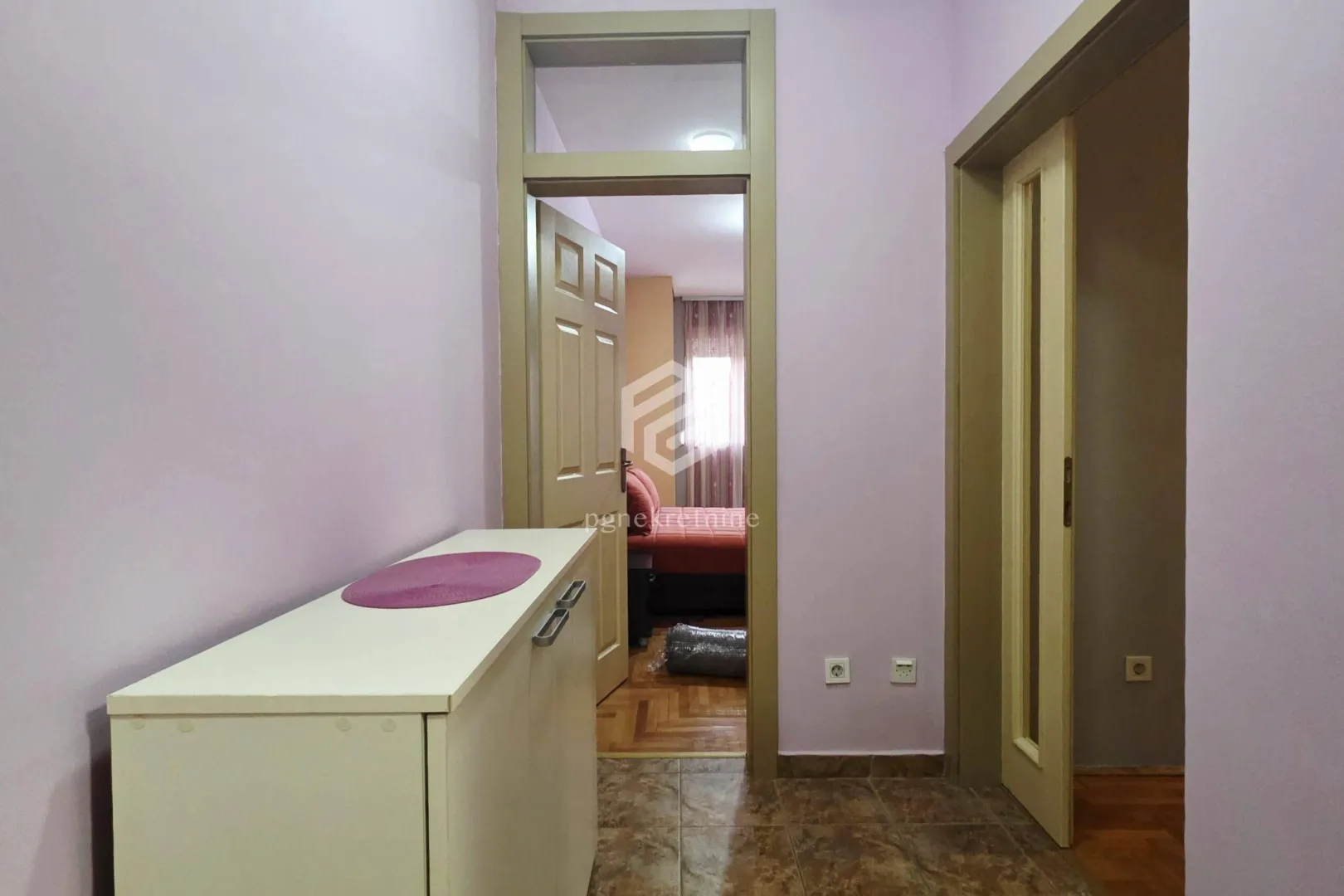 Rent, one bedroom apartment, 43m², Stari Aerodrom, Podgorica
