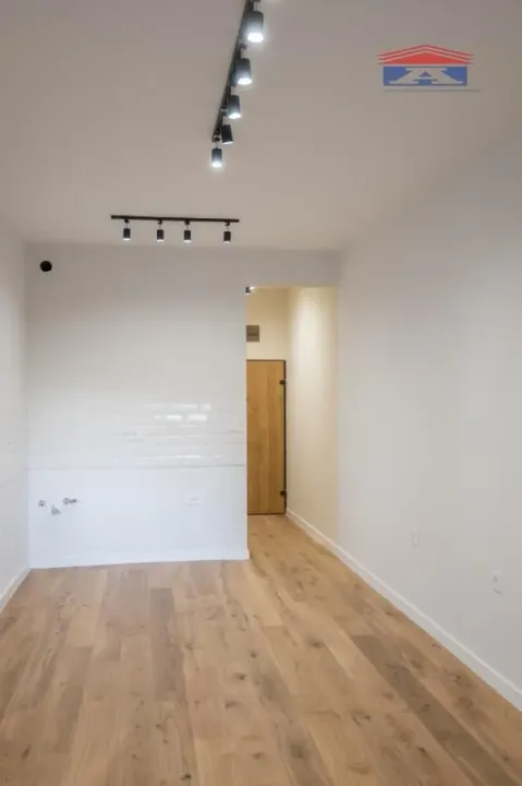 Prodaja, garsonjera, 27m², Bulevar Oslobodjenja, Novi Sad Sve Podlokacije