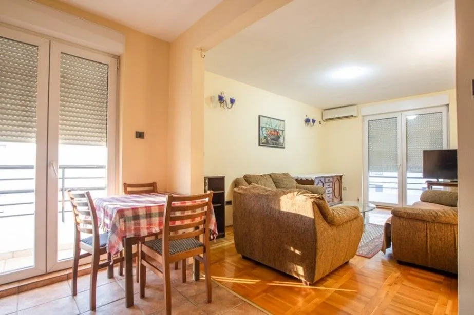 Izdavanje, jednosoban stan, 48m², Ljubović, Podgorica