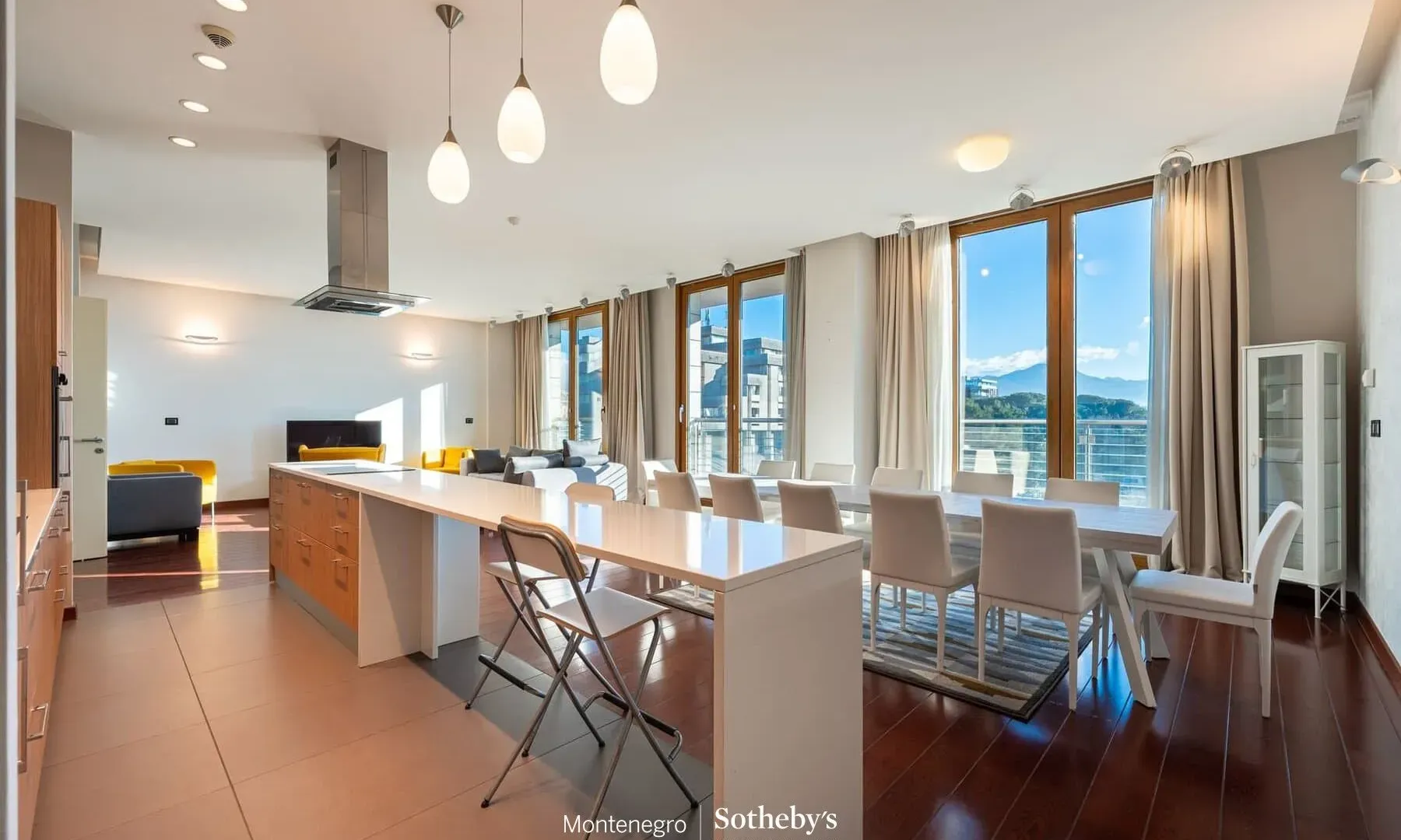 Prodaja, trosoban stan, 188m², Kod Capital Plaze, Podgorica