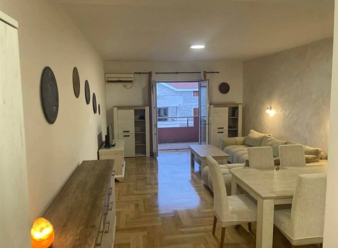 Rent, one bedroom apartment, 85m², Tivat, Crna Gora