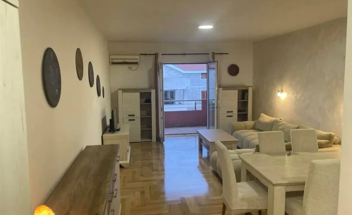Rent, one bedroom apartment, 85m², Tivat, Crna Gora