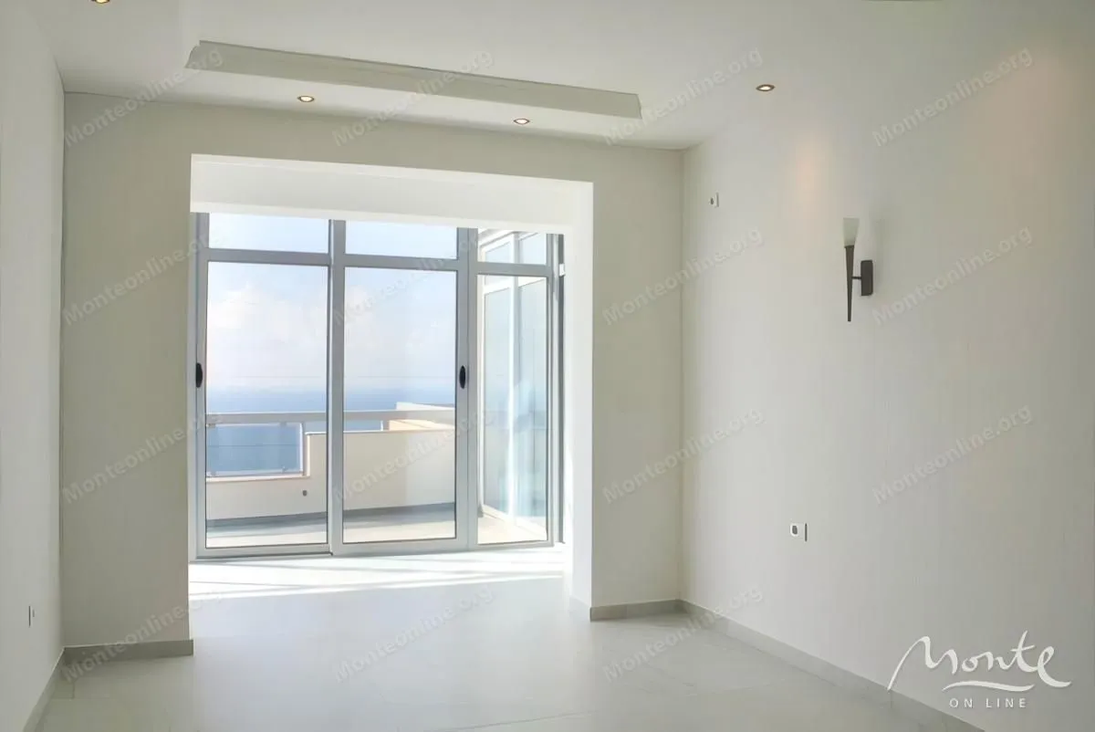 Prodaja, trosoban stan, 241m², Dobre Vode, Bar