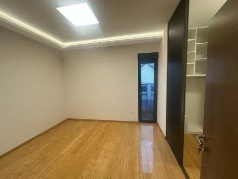 Rent, house, 160m², Dalmatinska ulica, Podgorica - image 14