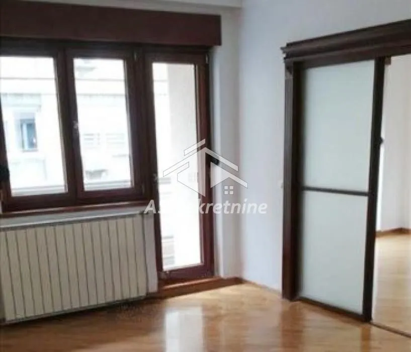 Rent, four bedroom apartment, 130m², Slavija, Vračar Sve Podlokacije