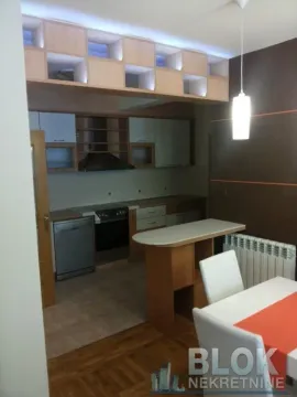 Rent, four bedroom apartment, 150m², Podgorica, Crna Gora - image 11