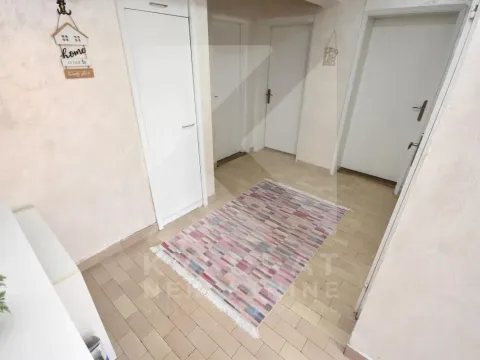 Izdavanje, trosoban stan, 100m², Stari Aerodrom, Podgorica - image 14