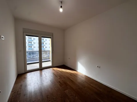 Izdavanje, jednosoban stan, 45m², Pobrežje, Podgorica - image 3