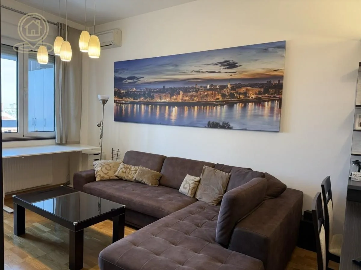 Izdavanje, dvosoban stan, 59m², Bulevar Oslobodjenja, Novi Sad Sve Podlokacije