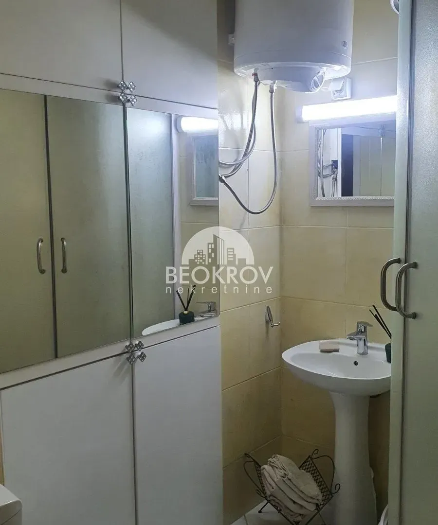 Izdavanje, četvorosoban stan, 150m², Čubura, Beograd