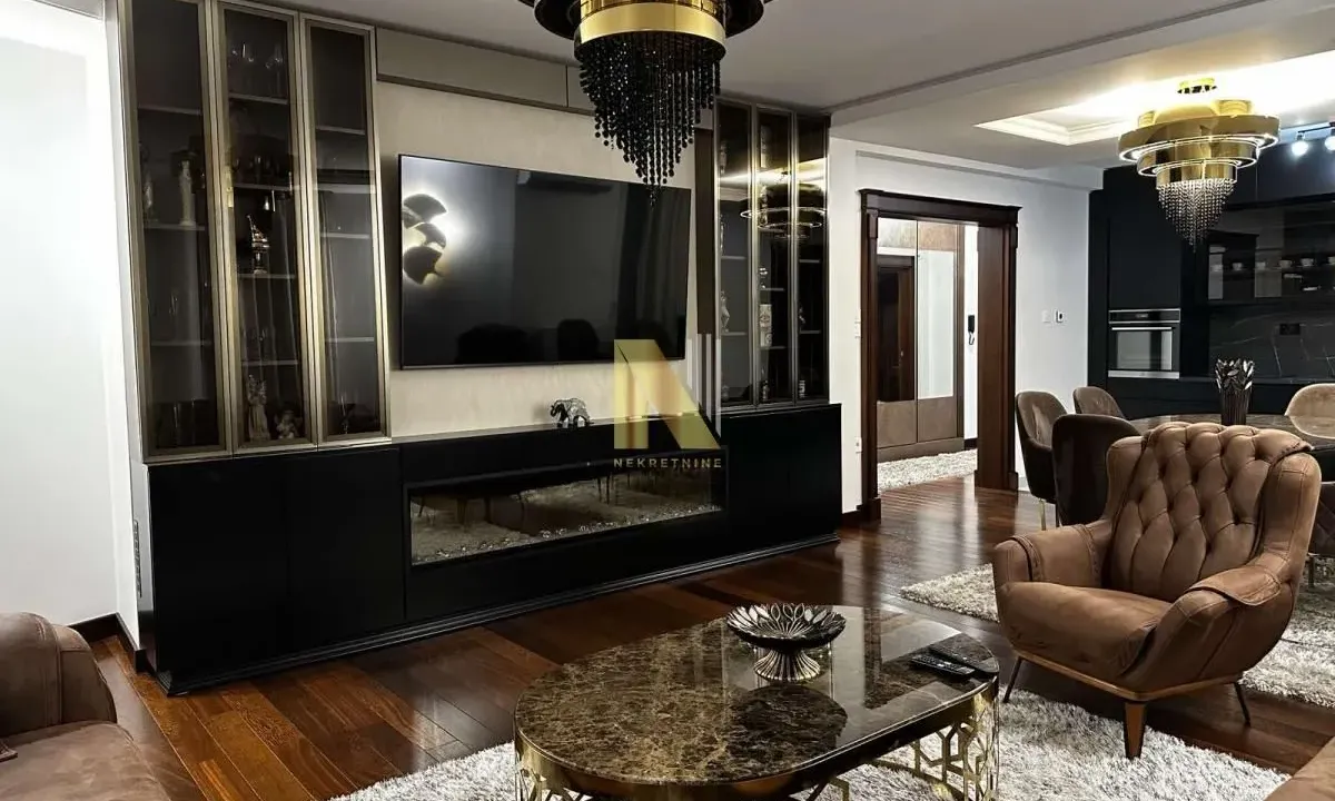 Sale, four bedroom apartment, 116m², Socijalno, Novi Sad Sve Podlokacije