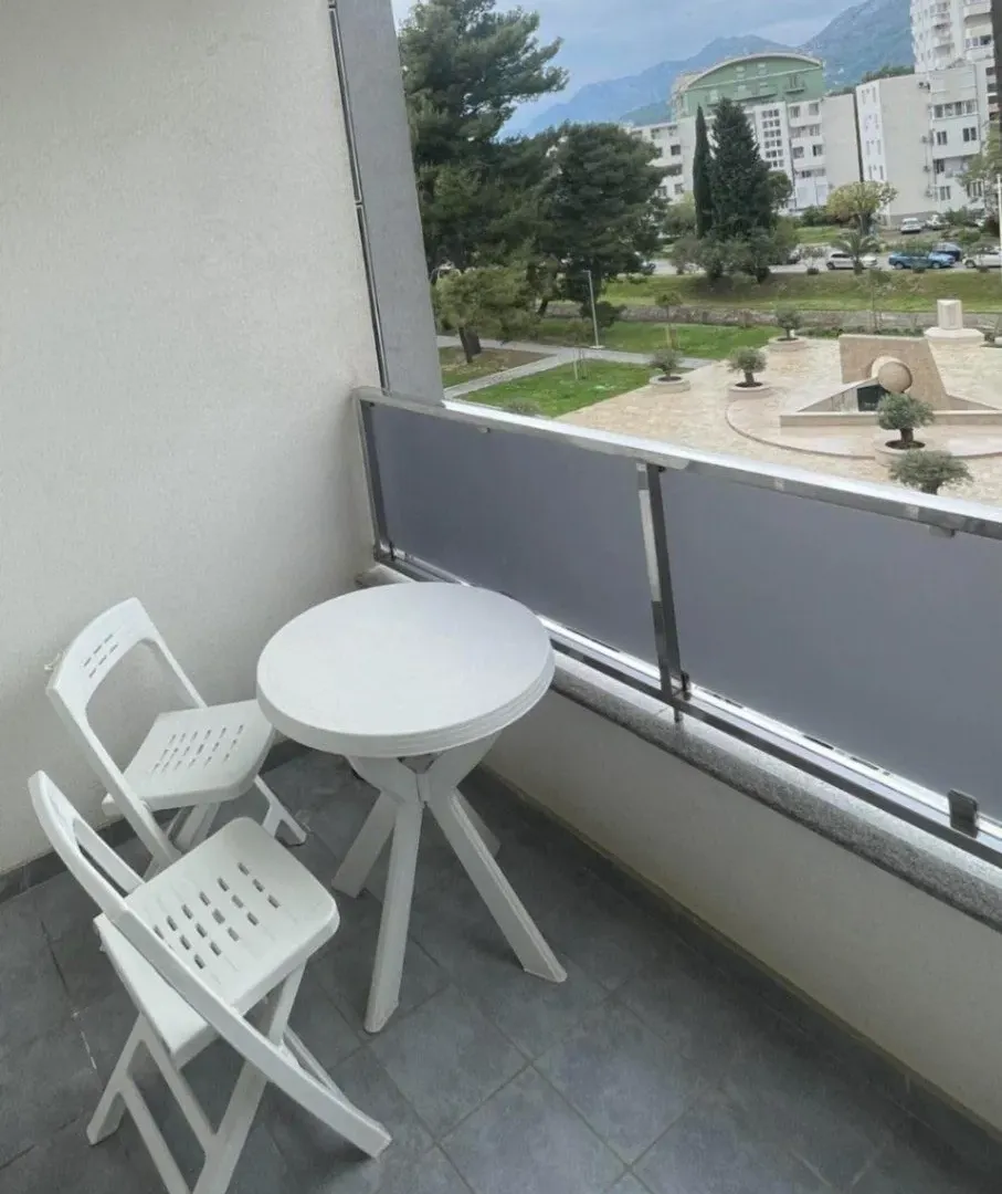 Izdavanje, jednosoban stan, 45m², Centar, Bar