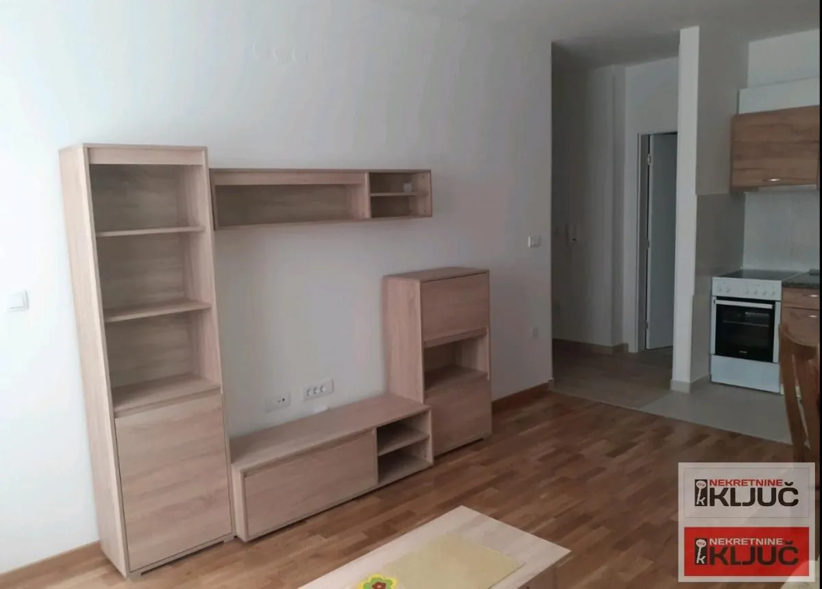 Izdavanje, jednosoban stan, 45m², Petrovaradin, Novi Sad