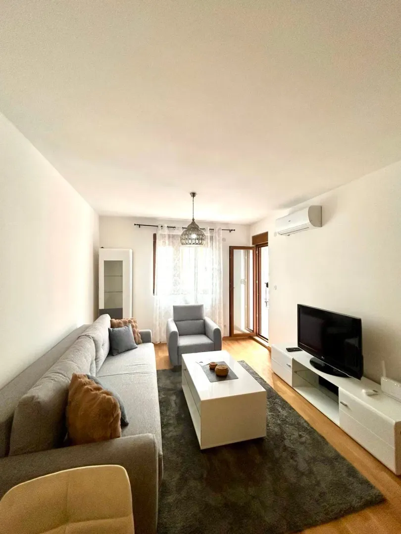 Rent, one bedroom apartment, 45m², Stari Aerodrom, Podgorica