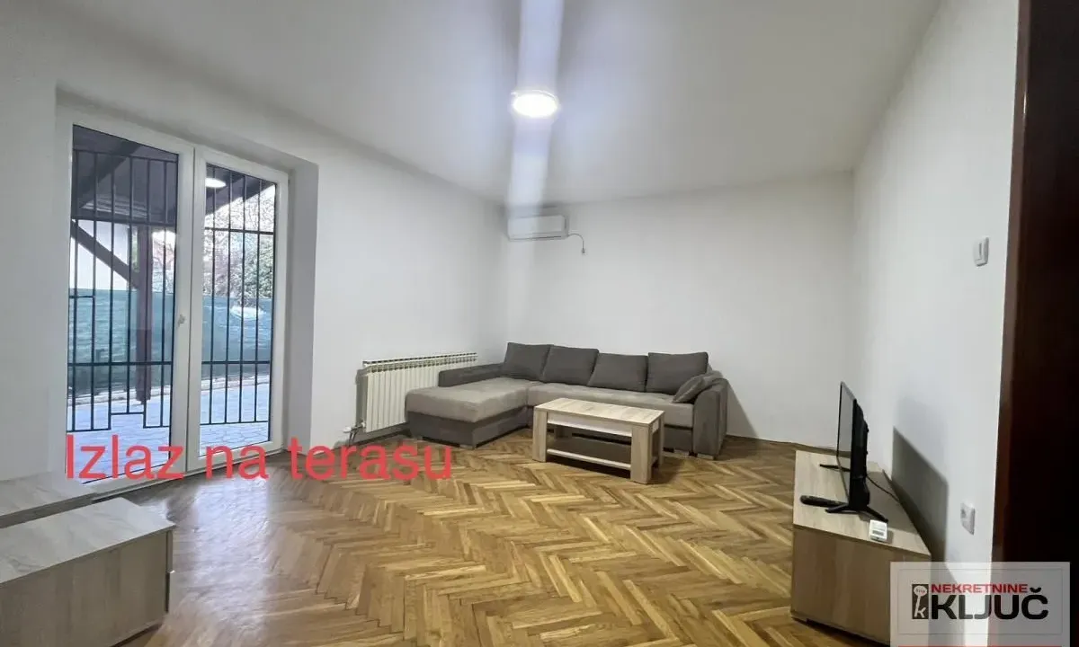 Rent, house, 227m², Tatarsko brdo, Petrovaradin